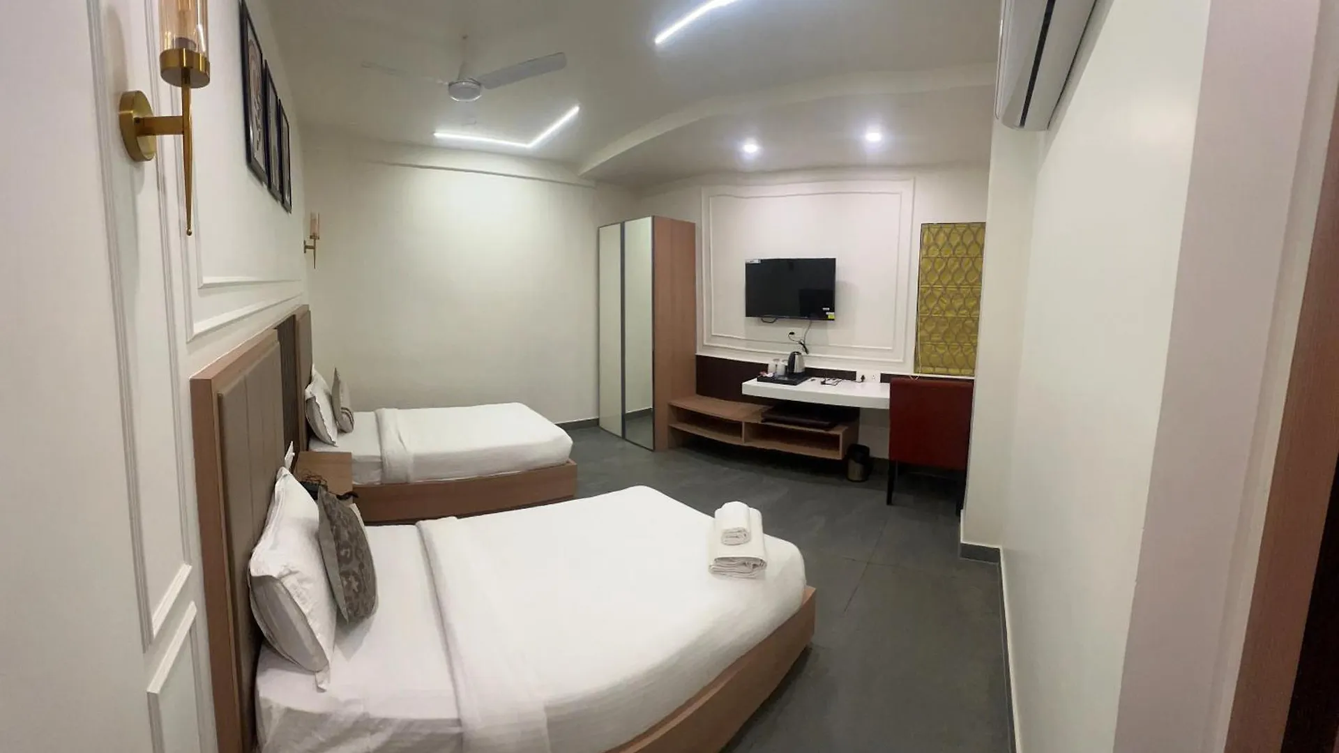 Anaya Retreat Hotel Varanasi
